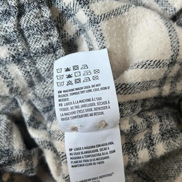 American Eagle gray & white flannel - Picture 7 of 7
